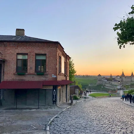 Апартаменти Біля Фортеці Kamianets-Podilskyi Exterior photo