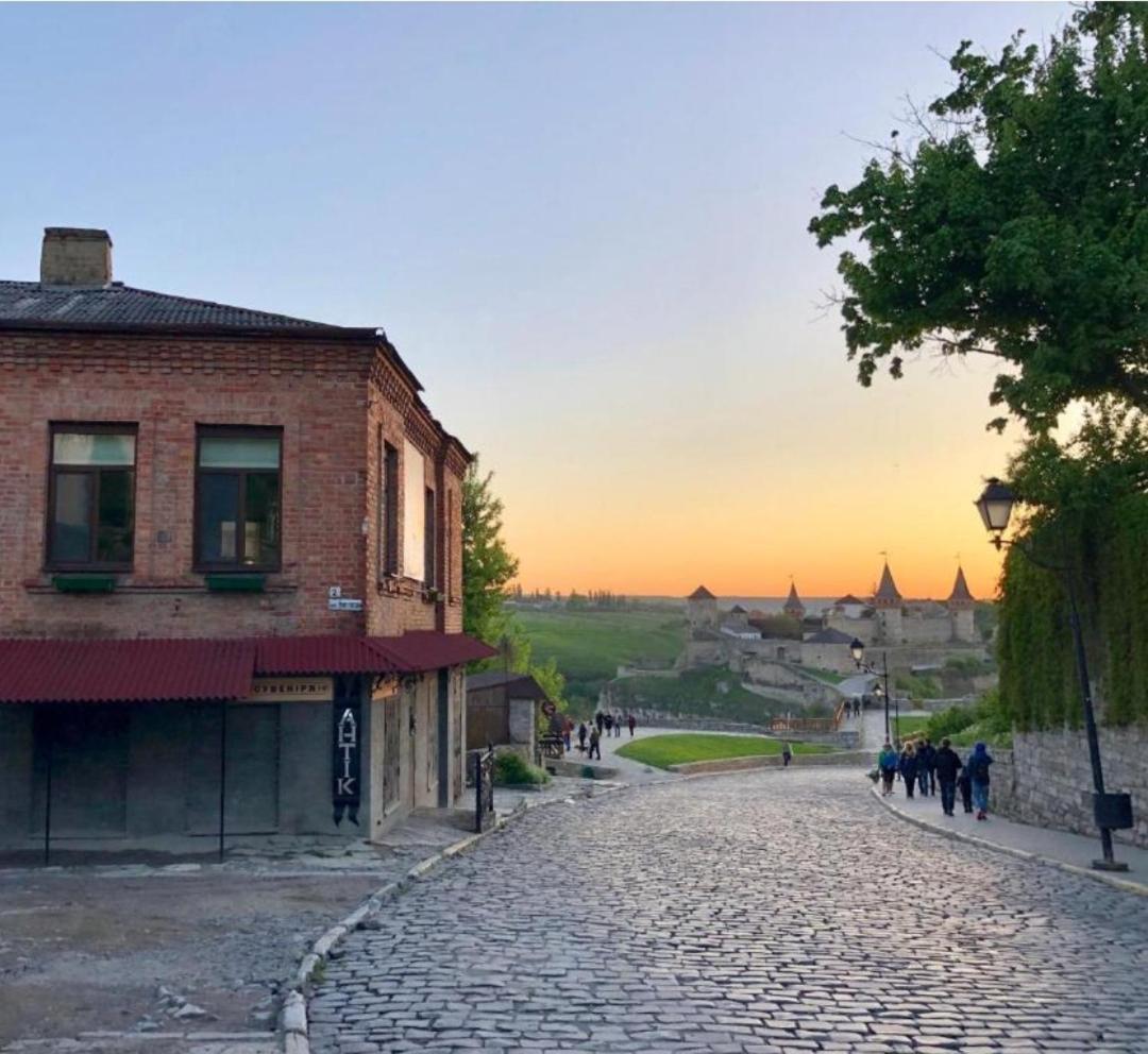біля фортеці Kamianets-Podilskyi