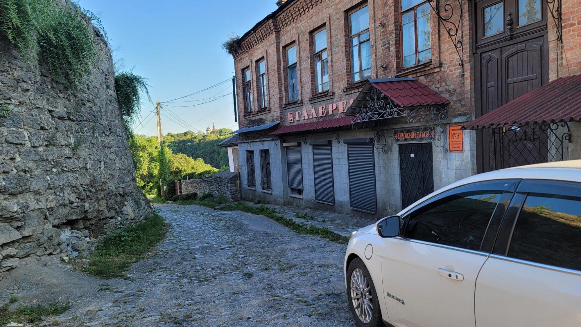 біля фортеці Apartment Kamianets-Podilskyi