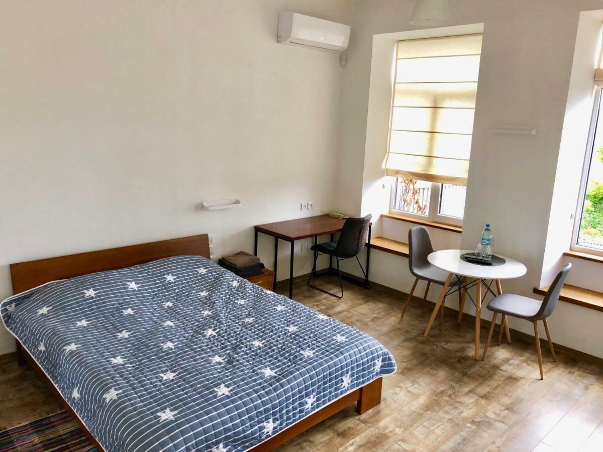 біля фортеці Apartment Kamjanez-Podilskyj
